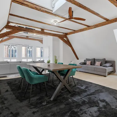 Comfy Altstadt-loft 아파트